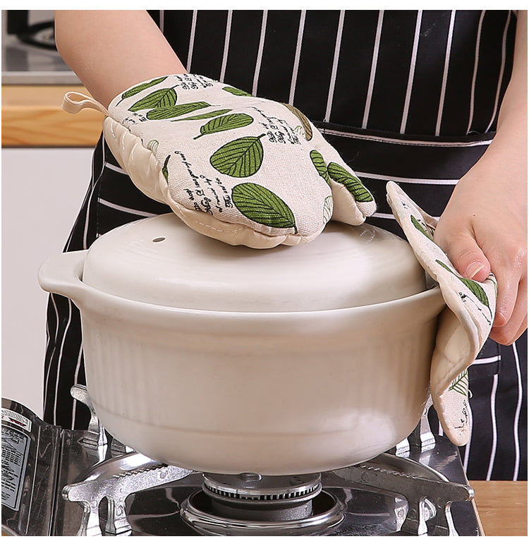 Heat-Resistant Oven Mitts - image 3