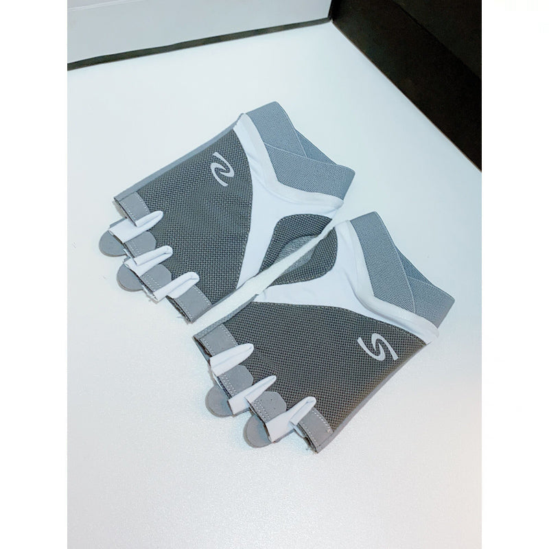 Half-Finger Workout Gloves - image 5